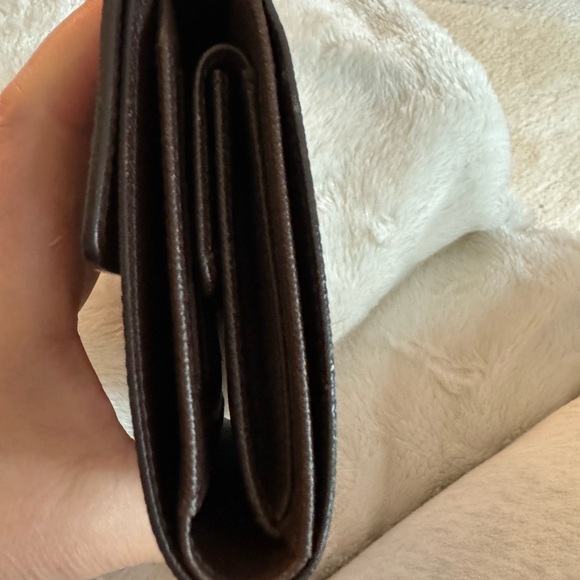 Authentic Louis Vuitton wallet in excellent condition - Picture 3 of 16